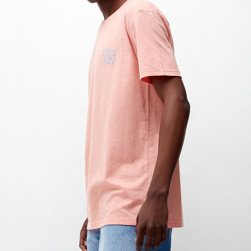 Pacsun PacCares trippy wave embroided t shirt in coral
Orange size Medium - Picture 2 of 7